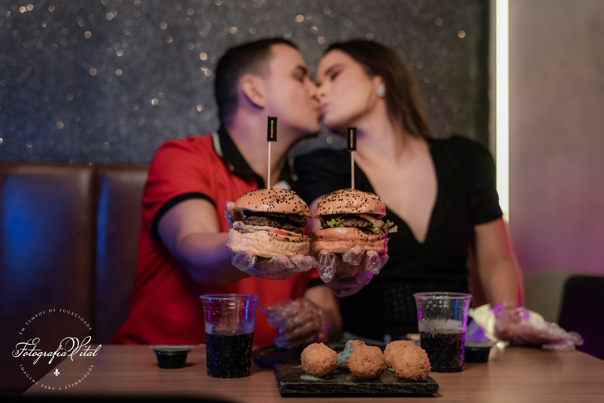 Ensaio de casal na Hamburgueria artesanal Best Blend Burguer, Natal RN - Fotógrafo em Natal