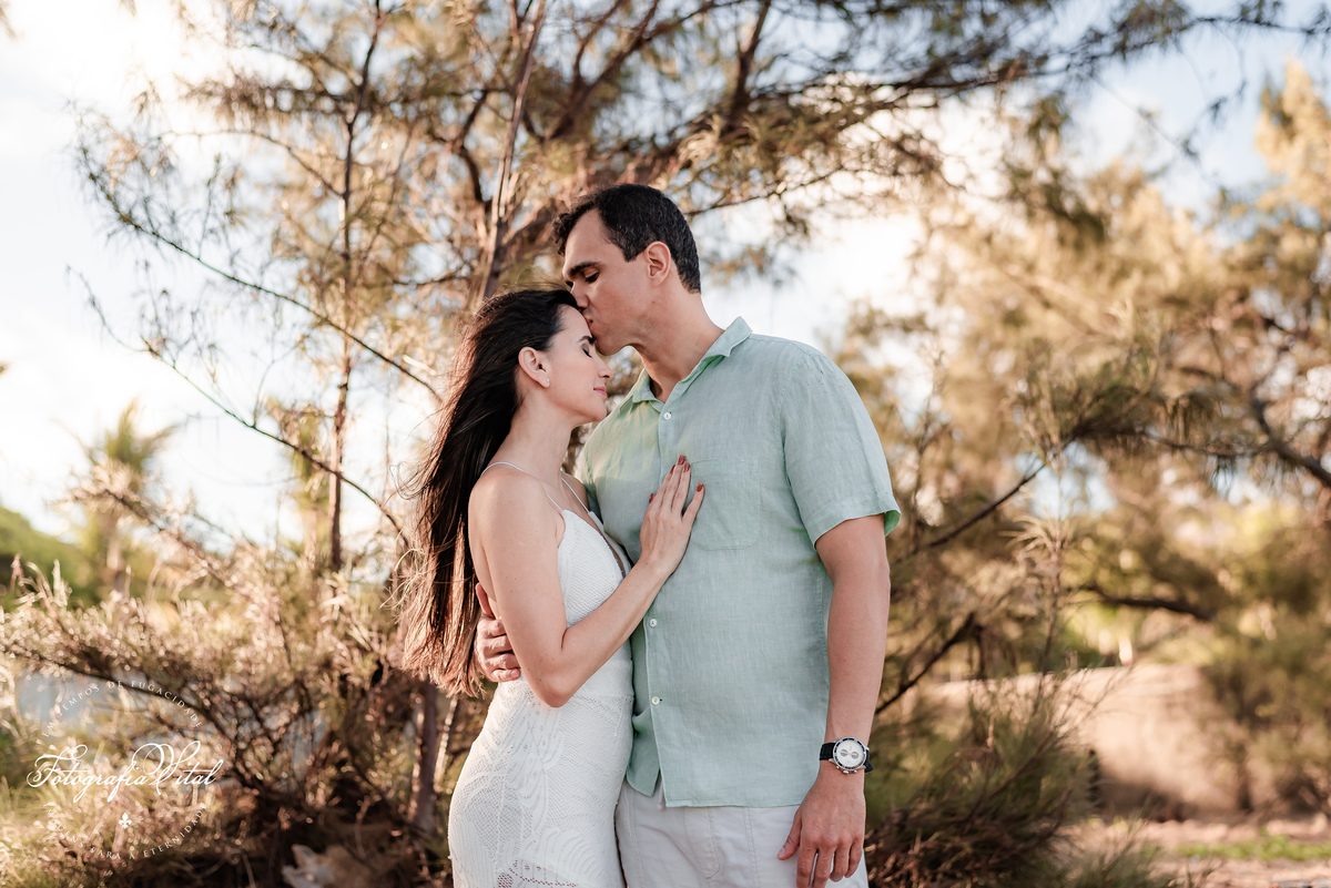 Ensaio de casal com cachorro em natal rn, pinheiros da via costeira, prewedding, pre casamento, book de casal