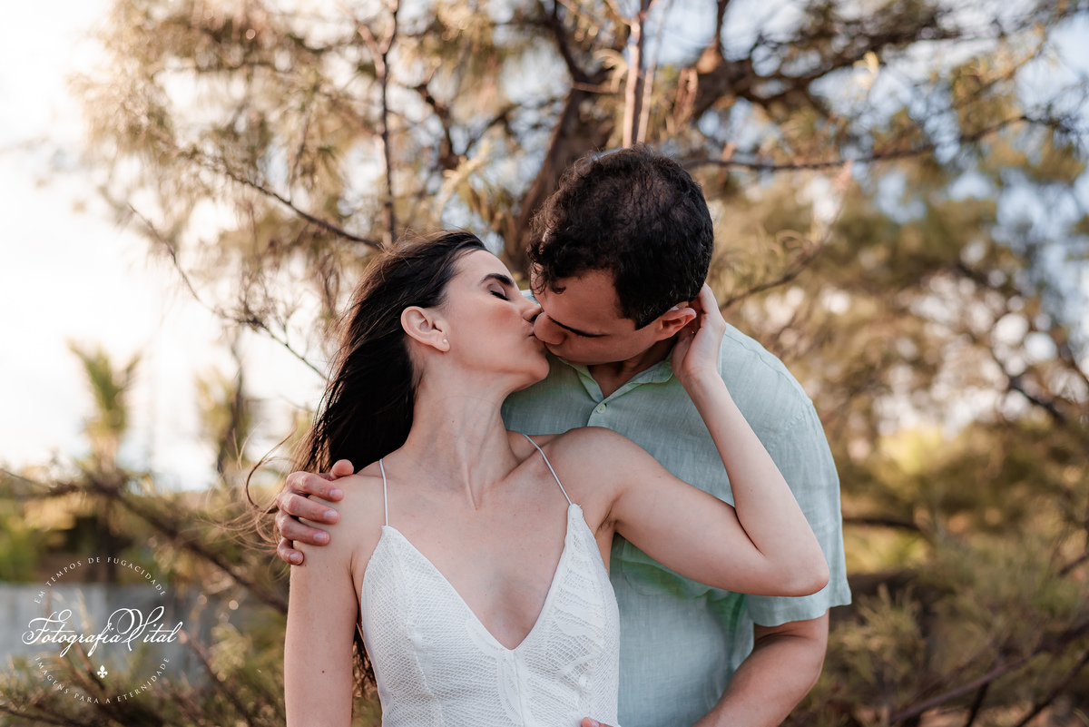 Ensaio de casal com cachorro em natal rn, pinheiros da via costeira, prewedding, pre casamento, book de casal