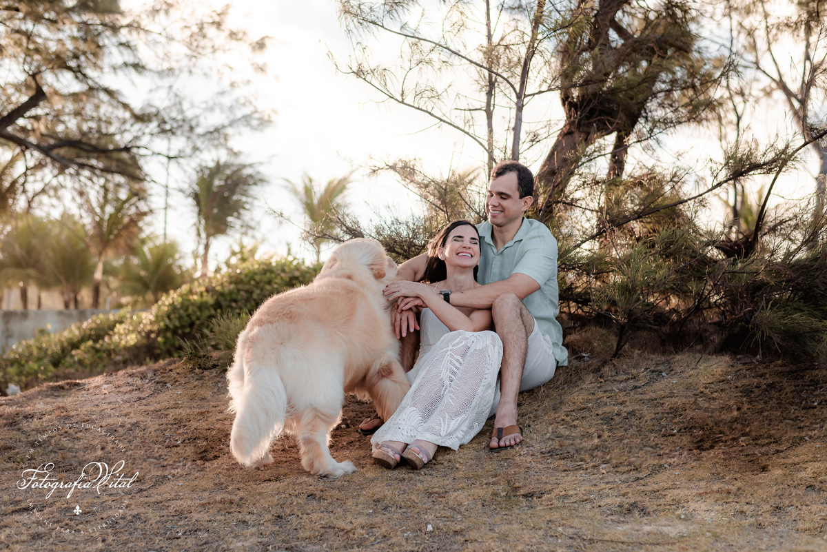 Ensaio de casal com cachorro em natal rn, pinheiros da via costeira, prewedding, pre casamento, book de casal