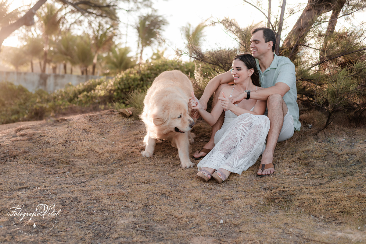Ensaio de casal com cachorro em natal rn, pinheiros da via costeira, prewedding, pre casamento, book de casal