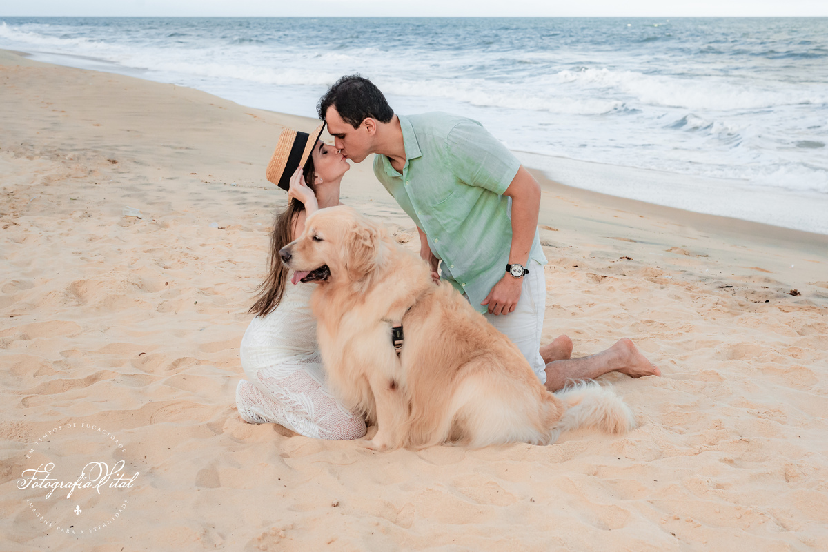 Ensaio de casal com cachorro em natal rn, pinheiros da via costeira, prewedding, pre casamento, book de casal