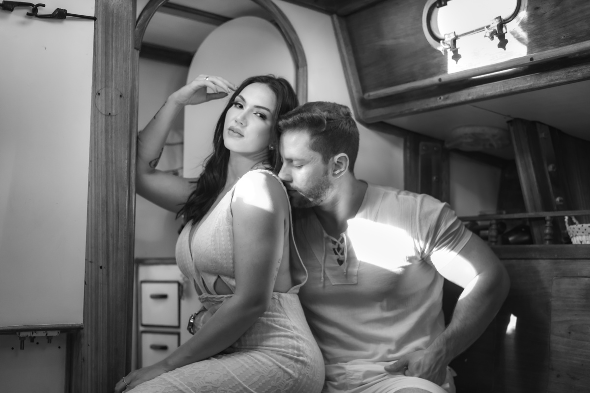 ensaio de casal no veleiro paraíso, vento leve, natal - rn, pre-wedding, precasamento, book de casal