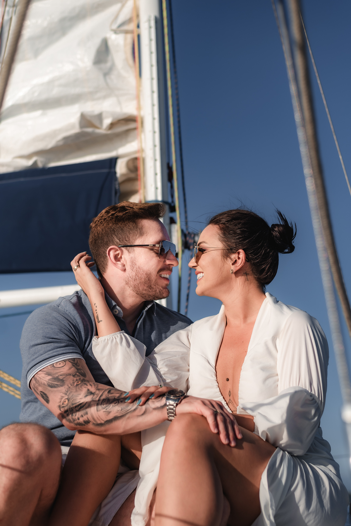 ensaio de casal no veleiro paraíso, vento leve, natal - rn, pre-wedding, precasamento, book de casal