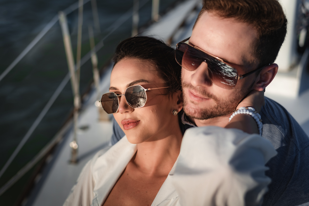 ensaio de casal no veleiro paraíso, vento leve, natal - rn, pre-wedding, precasamento, book de casal