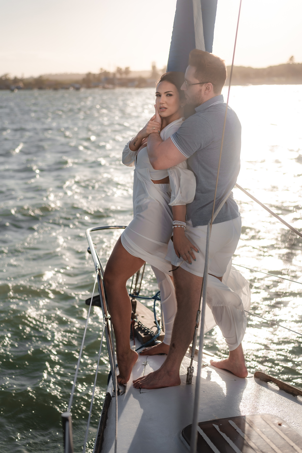 ensaio de casal no veleiro paraíso, vento leve, natal - rn, pre-wedding, precasamento, book de casal