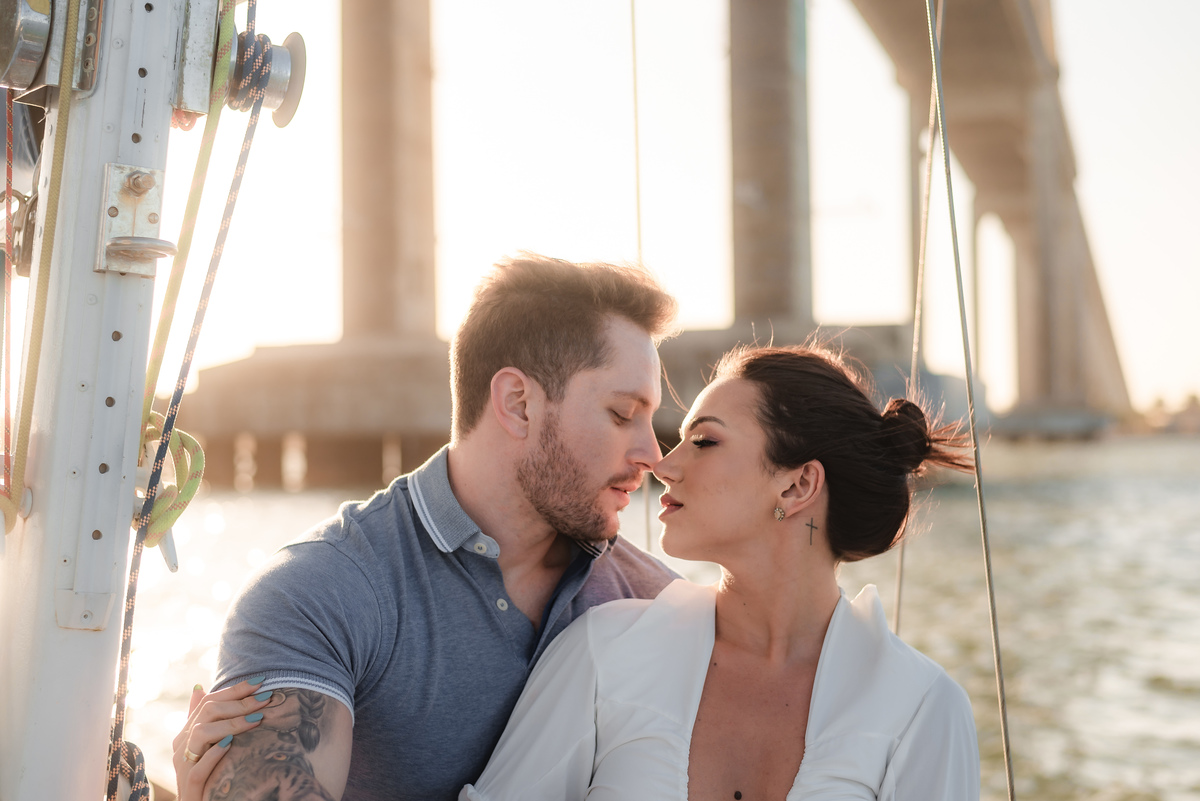 ensaio de casal no veleiro paraíso, vento leve, natal - rn, pre-wedding, precasamento, book de casal