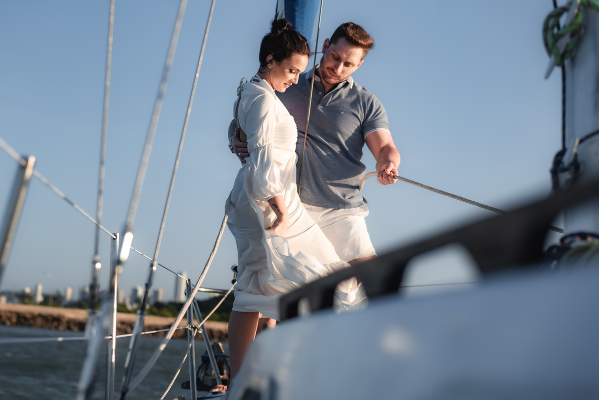 ensaio de casal no veleiro paraíso, vento leve, natal - rn, pre-wedding, precasamento, book de casal