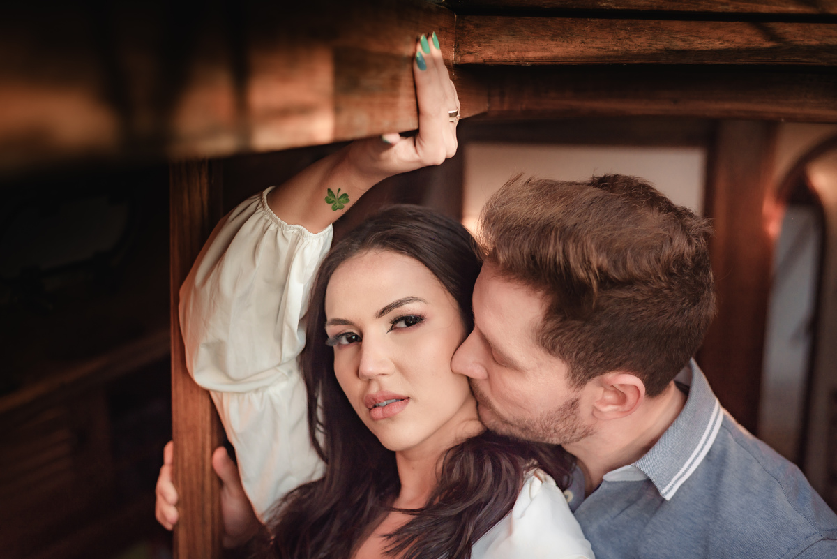 ensaio de casal no veleiro paraíso, vento leve, natal - rn, pre-wedding, precasamento, book de casal