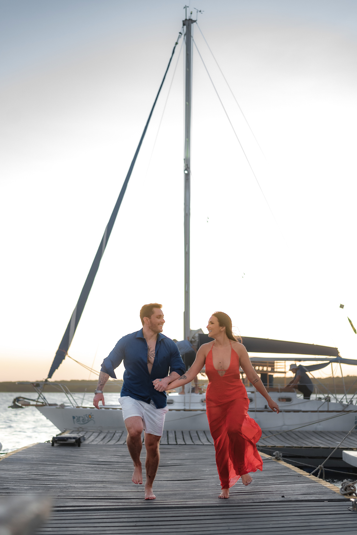 ensaio de casal no veleiro paraíso, vento leve, natal - rn, pre-wedding, precasamento, book de casal