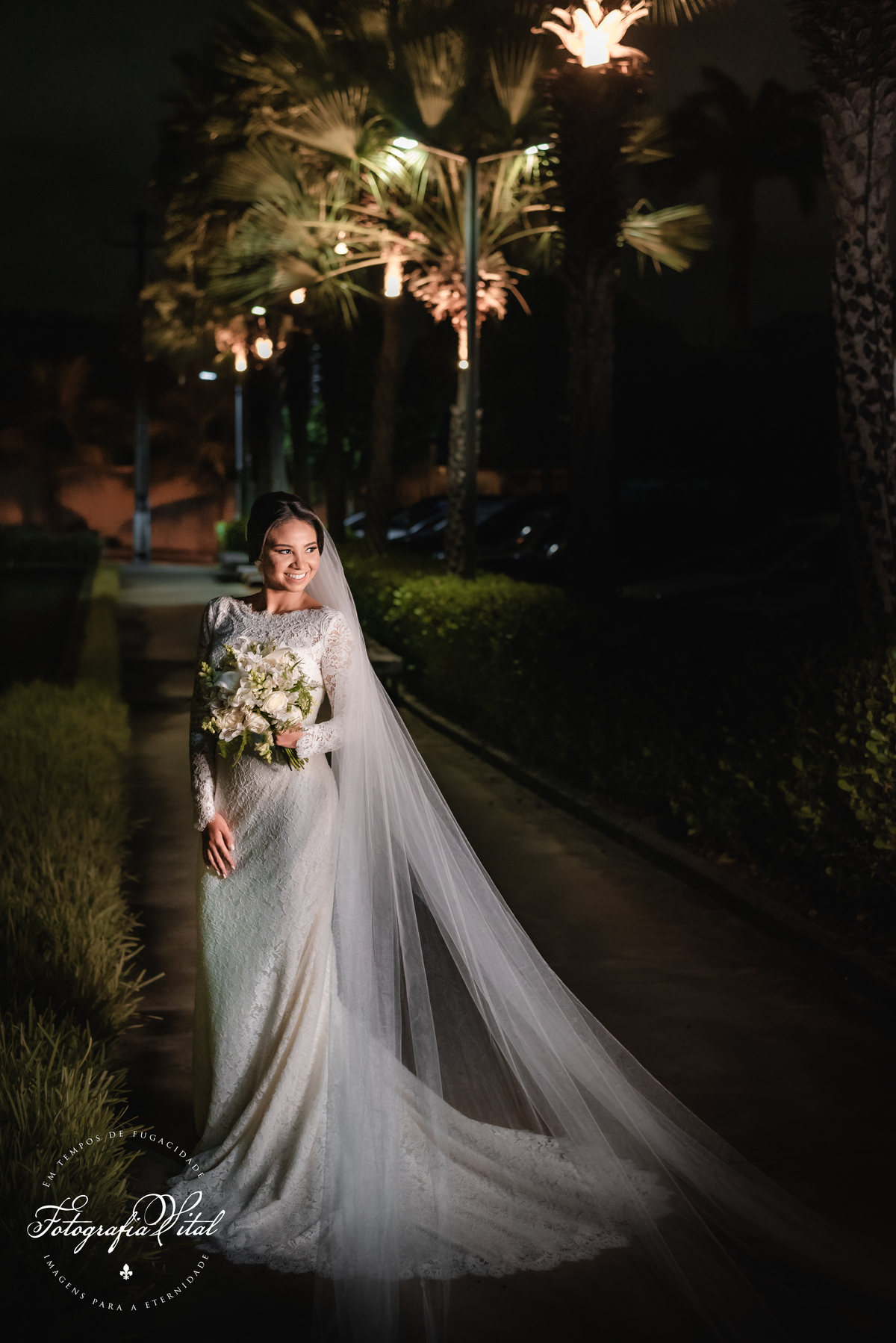 Fotógrafo em Natal. Fotografia Vital. Casamento da Juliana e do Cláudio Marcel.  Dia da Noiva: Parmenas Cabeleireiros. Celebração: Capela de São Judas Tadeu, Tirol, Natal/RN. Recepção: Nau Frutos do Mar, Natal/RN. Cerimonial: Sonhos Cerimonial. Decoração 