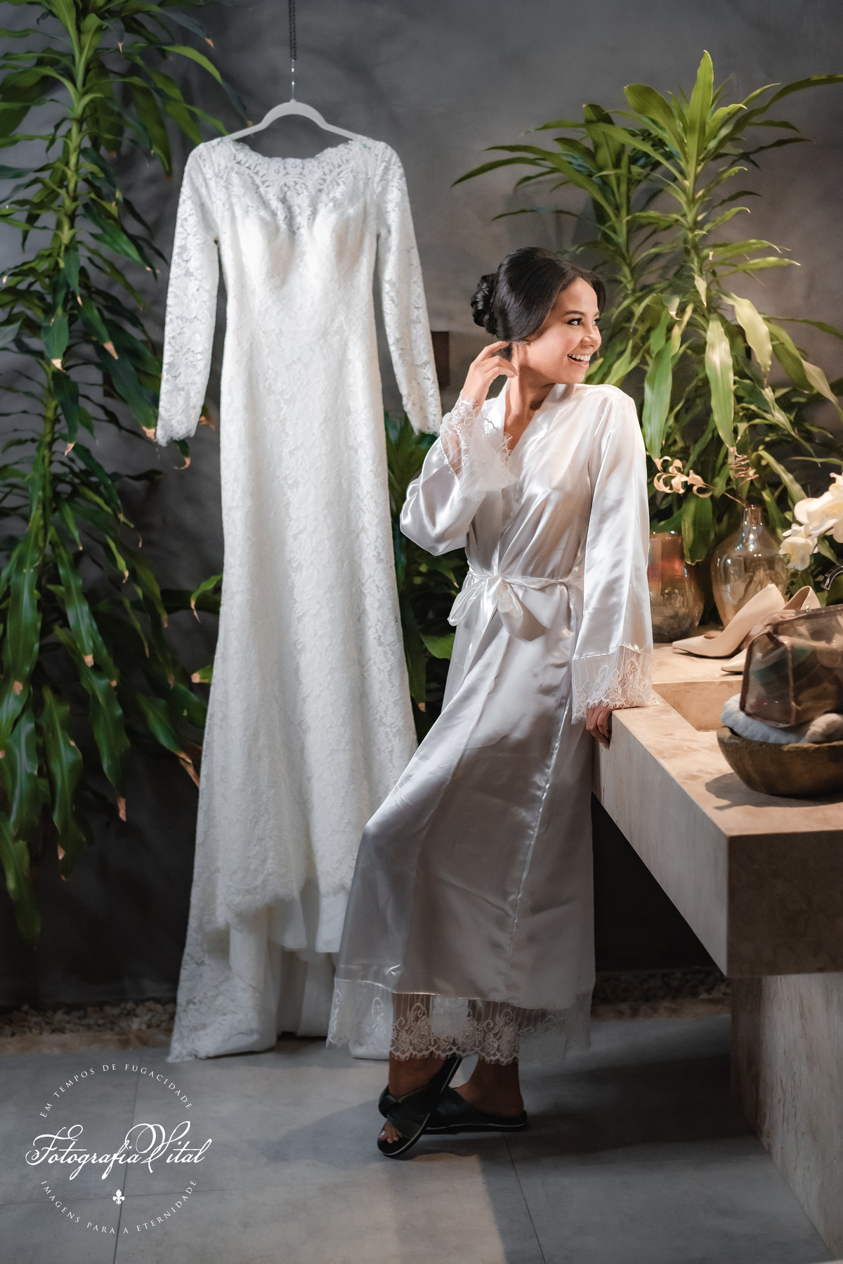 Fotógrafo em Natal. Fotografia Vital. Casamento da Juliana e do Cláudio Marcel.  Dia da Noiva: Parmenas Cabeleireiros. Celebração: Capela de São Judas Tadeu, Tirol, Natal/RN. Recepção: Nau Frutos do Mar, Natal/RN. Cerimonial: Sonhos Cerimonial. Decoração 