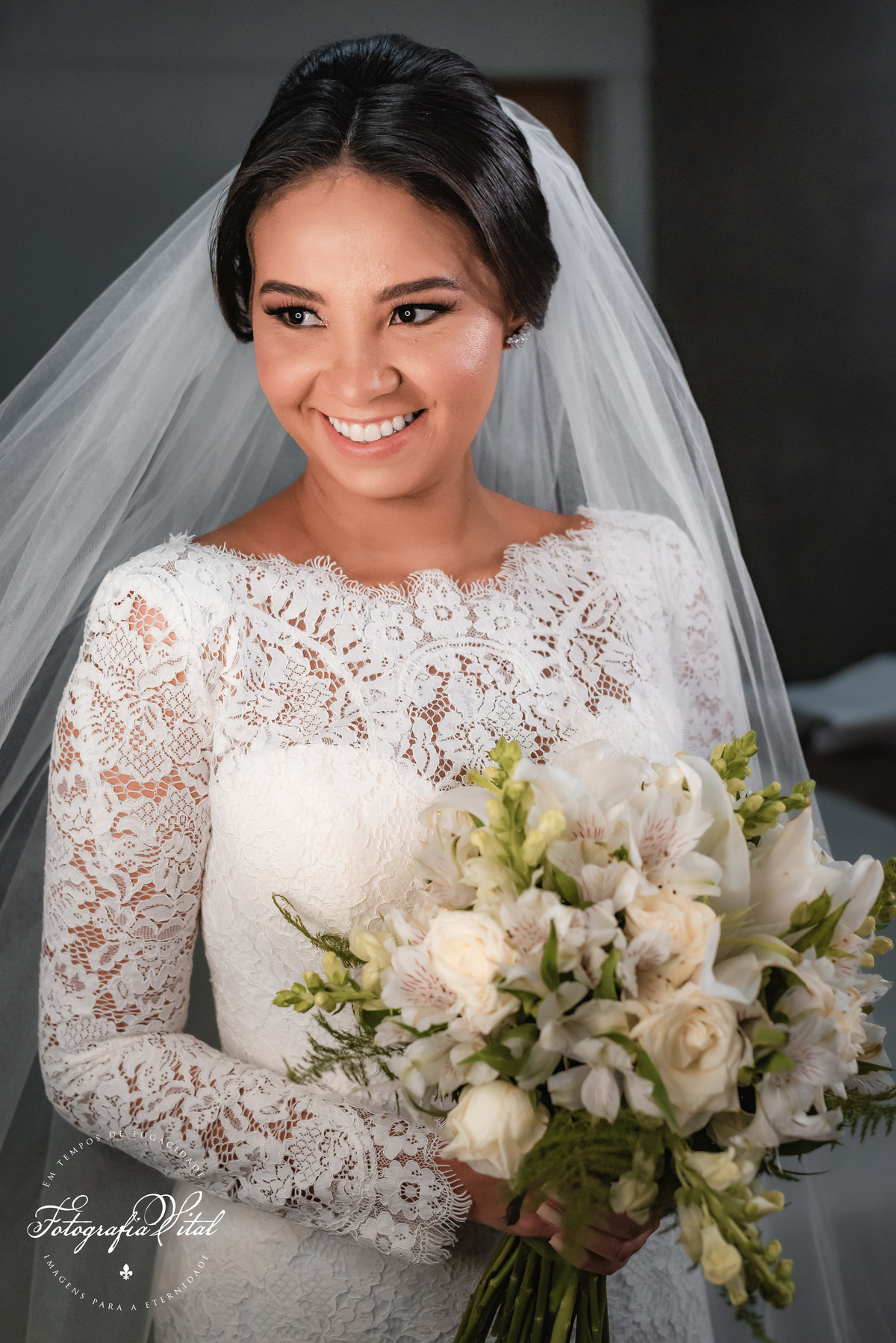 Fotógrafo em Natal. Fotografia Vital. Casamento da Juliana e do Cláudio Marcel.  Dia da Noiva: Parmenas Cabeleireiros. Celebração: Capela de São Judas Tadeu, Tirol, Natal/RN. Recepção: Nau Frutos do Mar, Natal/RN. Cerimonial: Sonhos Cerimonial. Decoração 