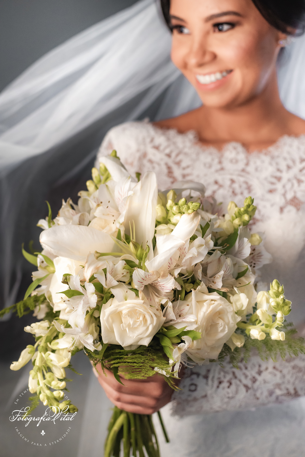 Fotógrafo em Natal. Fotografia Vital. Casamento da Juliana e do Cláudio Marcel.  Dia da Noiva: Parmenas Cabeleireiros. Celebração: Capela de São Judas Tadeu, Tirol, Natal/RN. Recepção: Nau Frutos do Mar, Natal/RN. Cerimonial: Sonhos Cerimonial. Decoração 