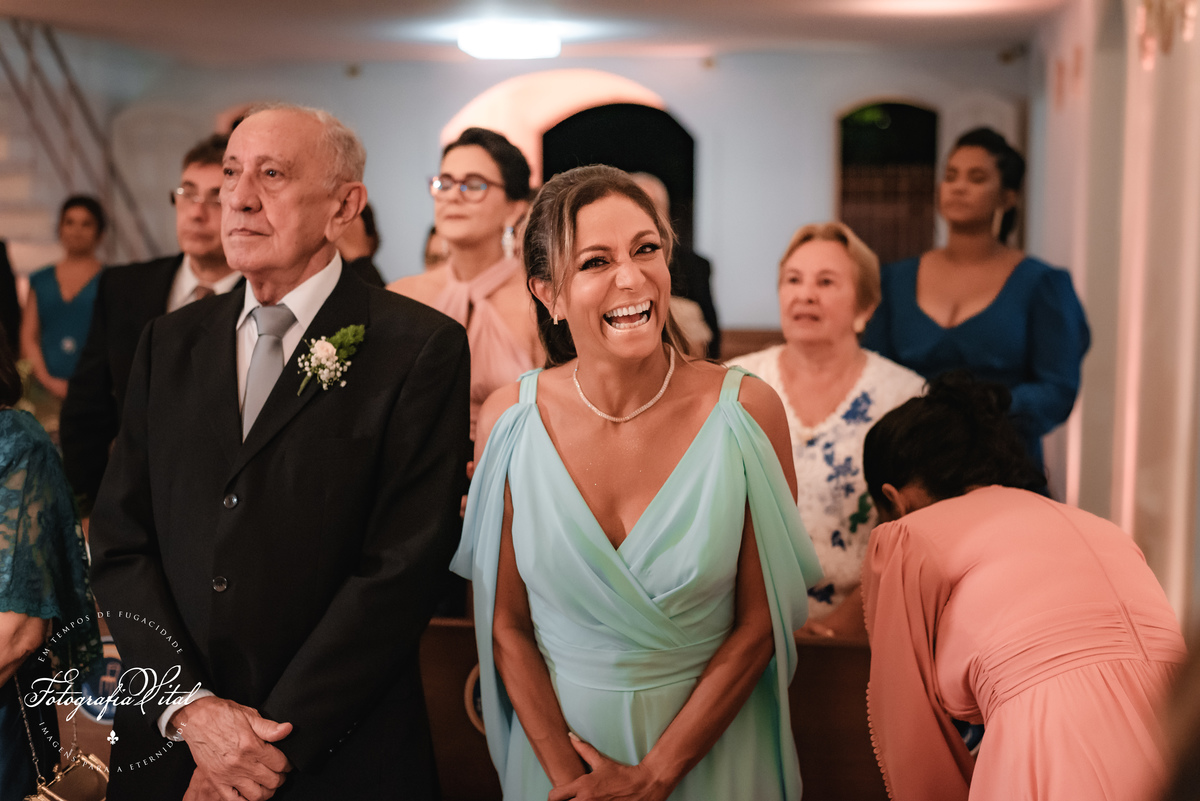 Fotógrafo em Natal. Fotografia Vital. Casamento da Juliana e do Cláudio Marcel.  Dia da Noiva: Parmenas Cabeleireiros. Celebração: Capela de São Judas Tadeu, Tirol, Natal/RN. Recepção: Nau Frutos do Mar, Natal/RN. Cerimonial: Sonhos Cerimonial. Decoração 