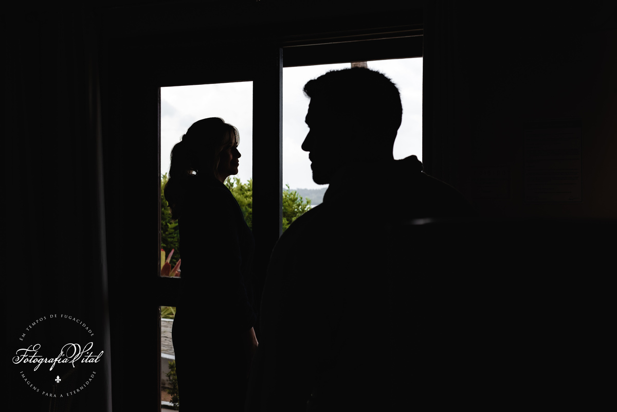 Ensaio de casal, pré-wedding, ensaio pré-casamento, pôr-do-sol, fim de tarde, hora dourada, golden hour, Fotógrafo em Natal, fotografia vital, Lagoa View - Tibau do Sul - Rio Grande do Norte, ensaio com cachorro, pet