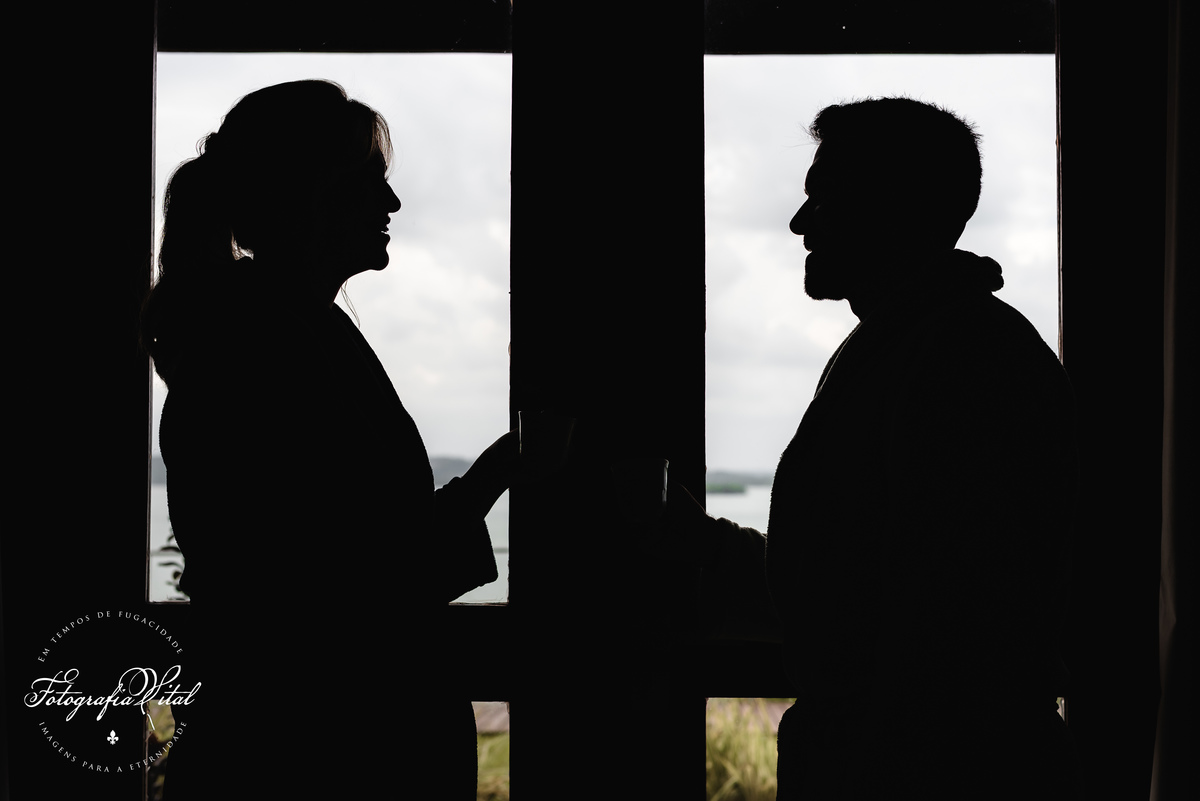 Ensaio de casal, pré-wedding, ensaio pré-casamento, pôr-do-sol, fim de tarde, hora dourada, golden hour, Fotógrafo em Natal, fotografia vital, Lagoa View - Tibau do Sul - Rio Grande do Norte, ensaio com cachorro, pet