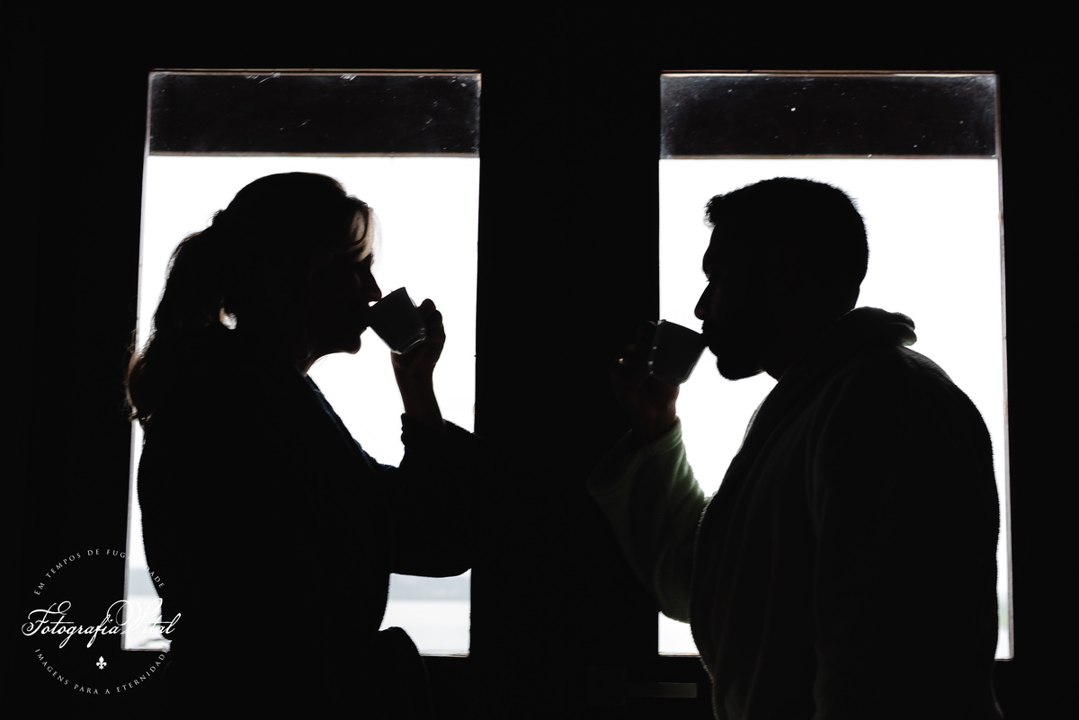 Ensaio de casal, pré-wedding, ensaio pré-casamento, pôr-do-sol, fim de tarde, hora dourada, golden hour, Fotógrafo em Natal, fotografia vital, Lagoa View - Tibau do Sul - Rio Grande do Norte, ensaio com cachorro, pet