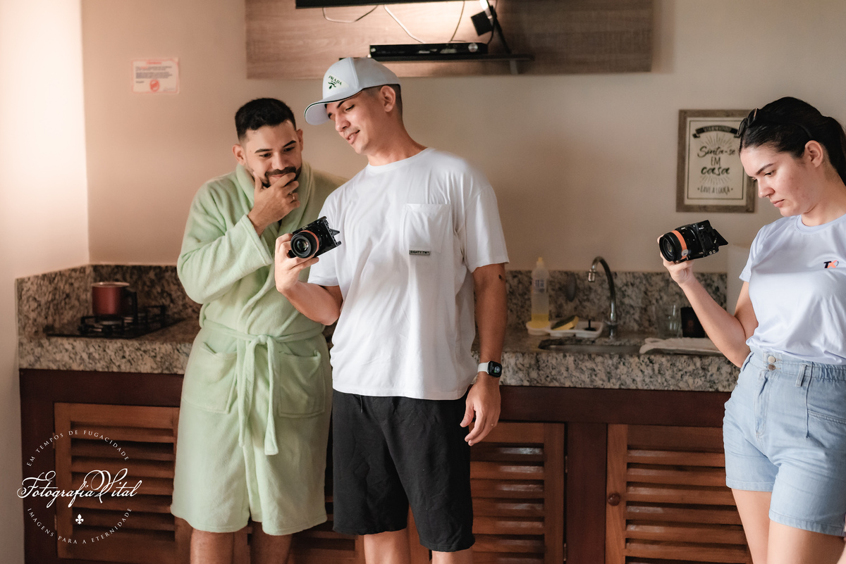 Ensaio de casal, pré-wedding, ensaio pré-casamento, pôr-do-sol, fim de tarde, hora dourada, golden hour, Fotógrafo em Natal, fotografia vital, Lagoa View - Tibau do Sul - Rio Grande do Norte, ensaio com cachorro, pet