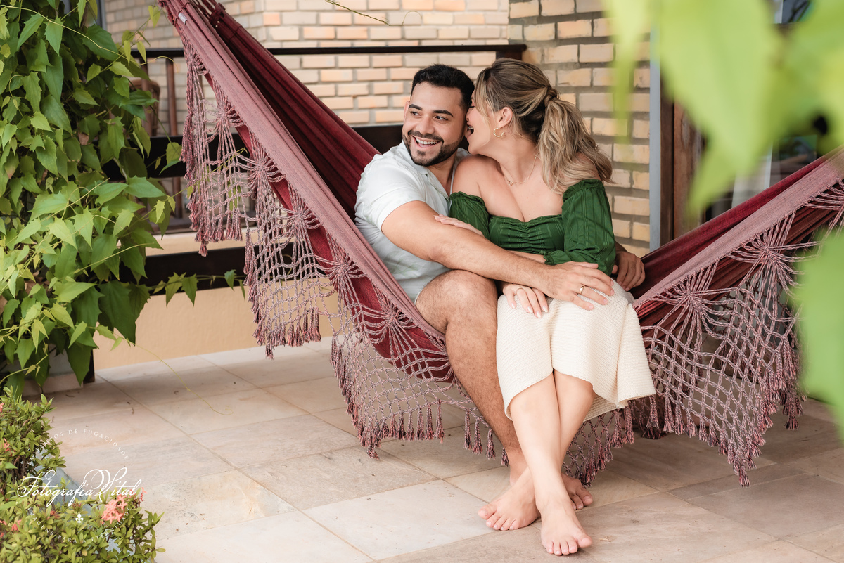 Ensaio de casal, pré-wedding, ensaio pré-casamento, pôr-do-sol, fim de tarde, hora dourada, golden hour, Fotógrafo em Natal, fotografia vital, Lagoa View - Tibau do Sul - Rio Grande do Norte, ensaio com cachorro, pet