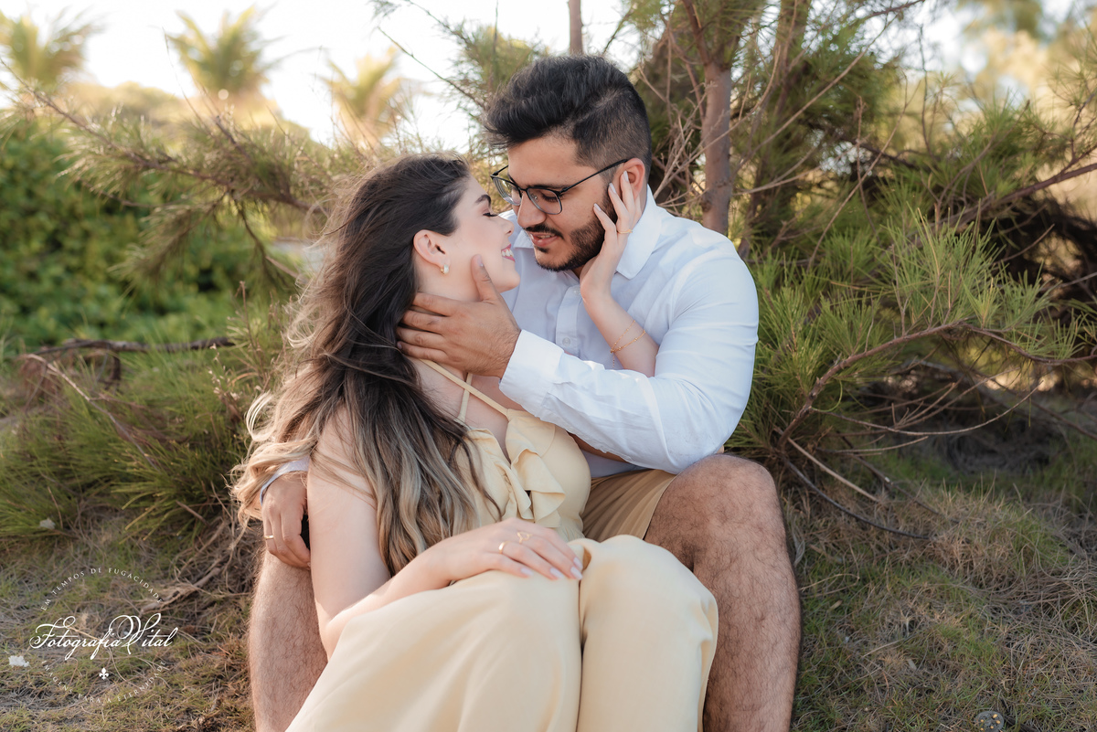 ensaio fotográfico de casal, ensaiodecasal, prewedding precasamento, ensaio de casal, natal, rio grande do norte, brasil, museu da rampa, complexo cultural da rampa, pinheiros da via costeira, praia, por do sol, fotografo em natal