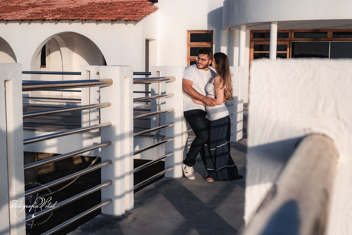 ensaio fotográfico de casal, ensaiodecasal, prewedding precasamento, ensaio de casal, natal, rio grande do norte, brasil, museu da rampa, complexo cultural da rampa, pinheiros da via costeira, praia, por do sol, fotografo em natal