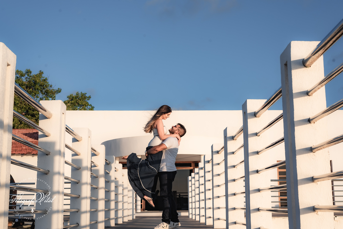 ensaio fotográfico de casal, ensaiodecasal, prewedding precasamento, ensaio de casal, natal, rio grande do norte, brasil, museu da rampa, complexo cultural da rampa, pinheiros da via costeira, praia, por do sol, fotografo em natal