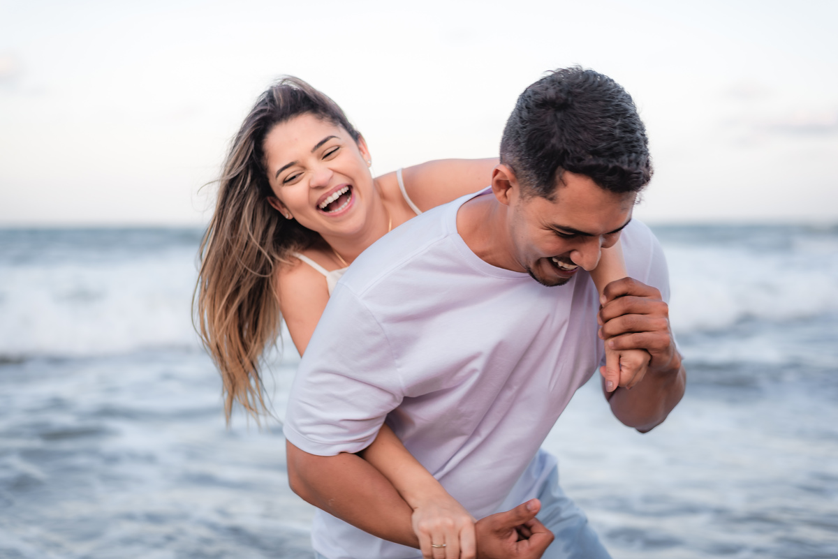 Ensaio de Casal na praia, Ensaio Pré-Casamento, Ensaio de Casal, Fotógrafo em Natal, Fotógrafo de Casamento, Pinheiros da Via Costeira - Natal/RN