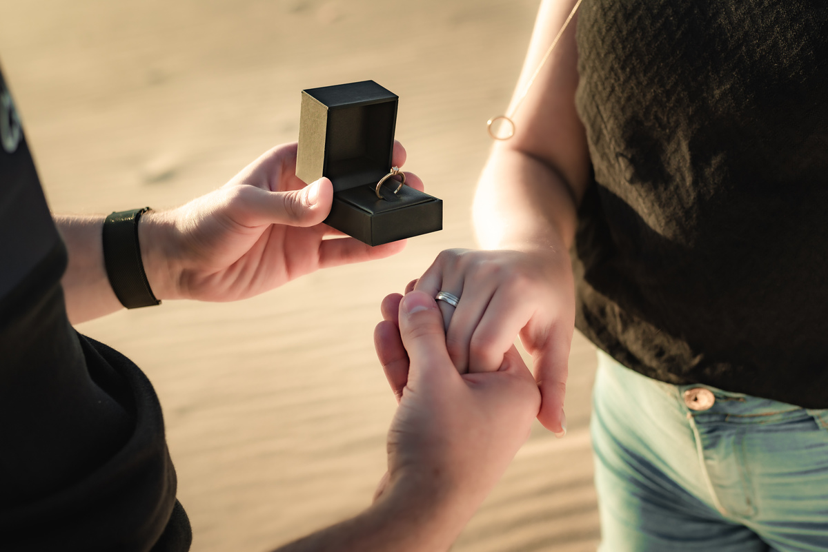 Ensaio de casal e pedido de casamento da Giovana e do Vinícius. Praia de Genipabu, Extremoz / RN, fotógrafo em natal, prewedding