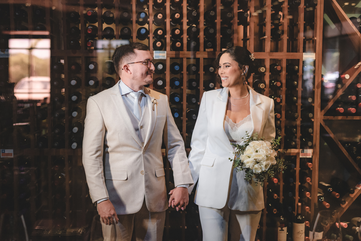 ensaio de casal, adega de vinhos, first look, primeira vista, , Casamento, Fotógrafo em Natal, Fotografia Vital, Restaurante Sal e brasa, Natal / RN