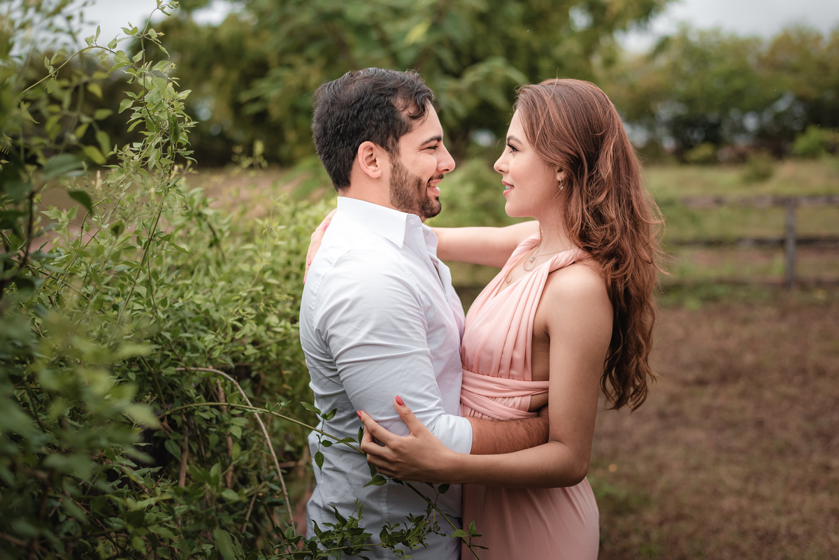 Ensaio de Csal com cavalos, ensaio de casal na fazenda, prewedding, casamento, fotografoemnatal, ensaio de casal em ceará-mim