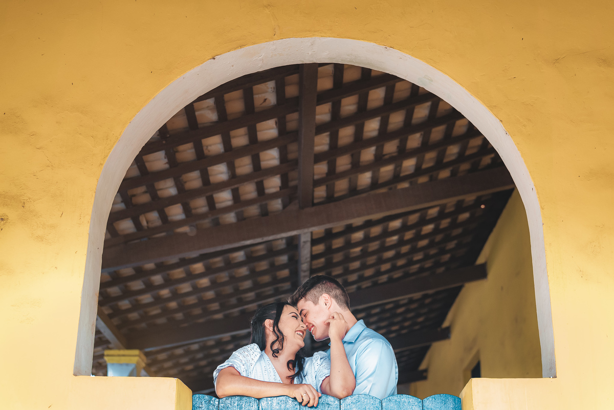 Enbsaio de casal no campo, prewedding, fotografo em natal, fotografo de casamento