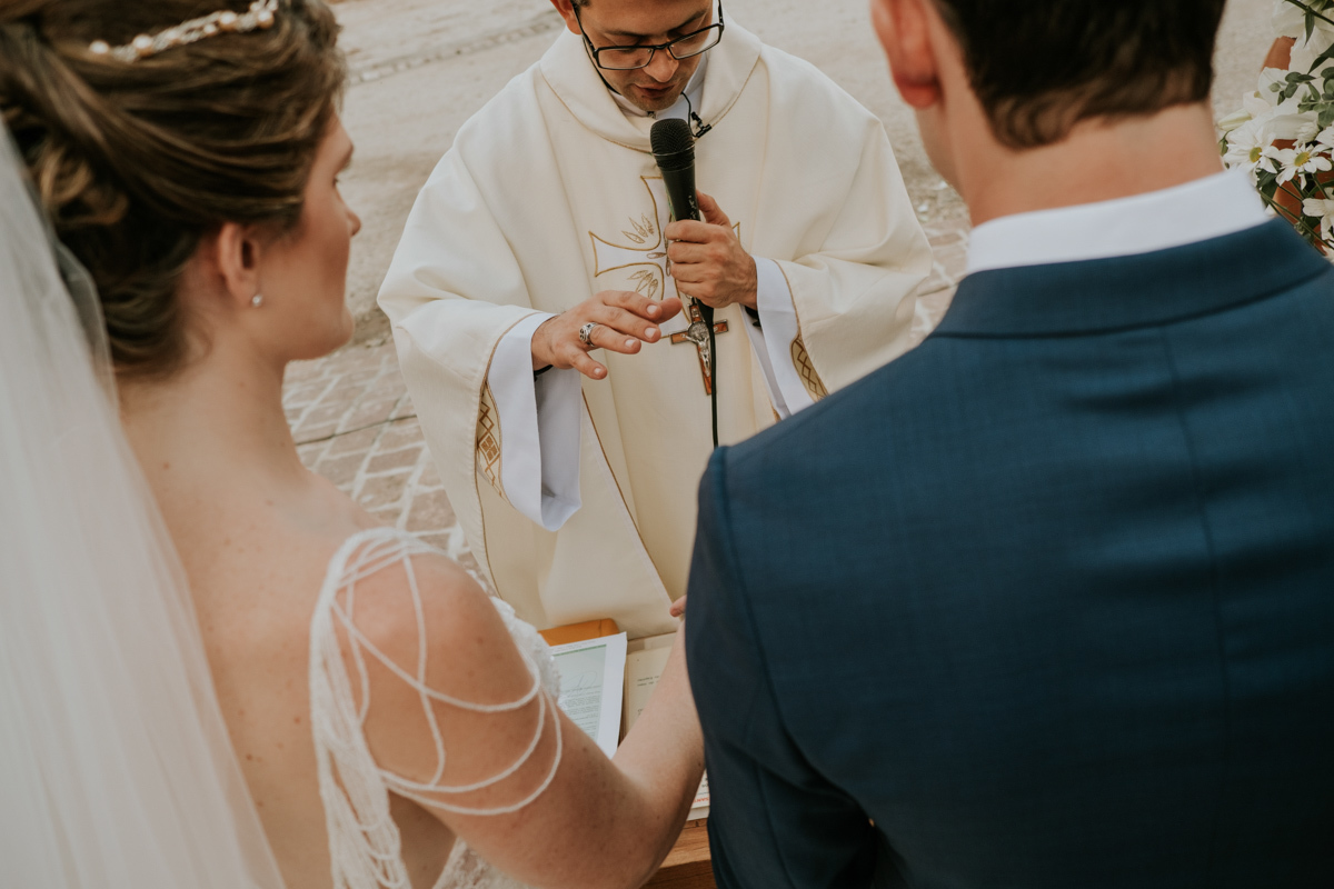 Fotografia de casamento em mogi guaçu, decoração de casamento, fotografo rafael serra, casamento de amanda e george, cerimonia emocionante ao ar livre