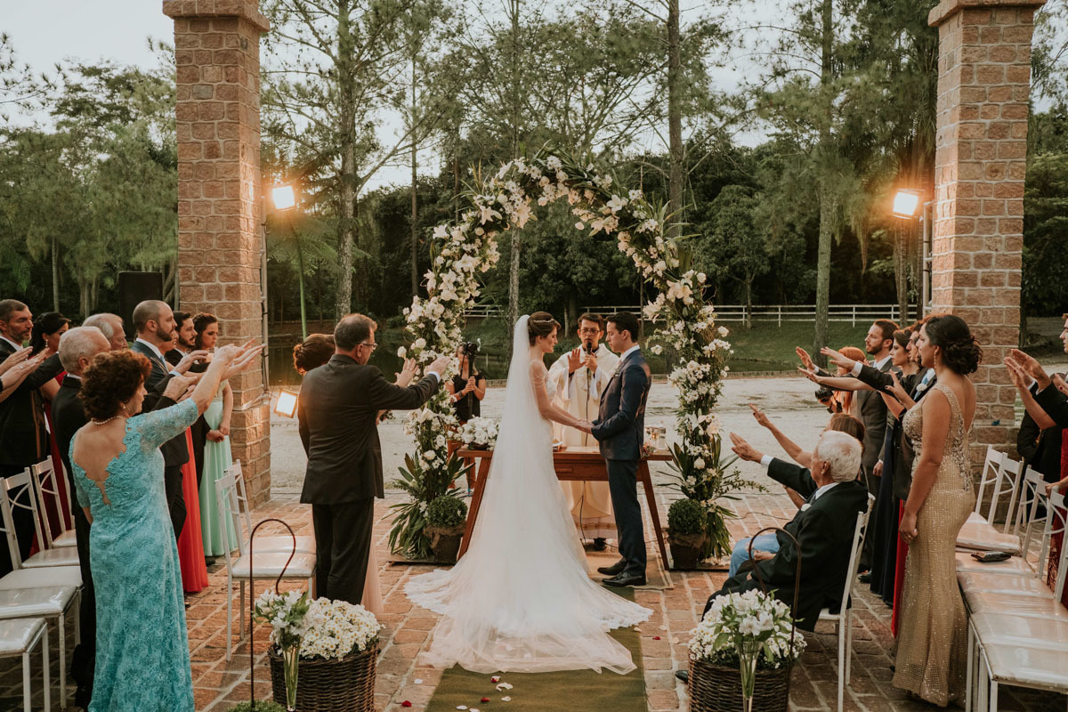 Fotografia de casamento em mogi guaçu, decoração de casamento, fotografo rafael serra, casamento de amanda e george, cerimonia emocionante ao ar livre