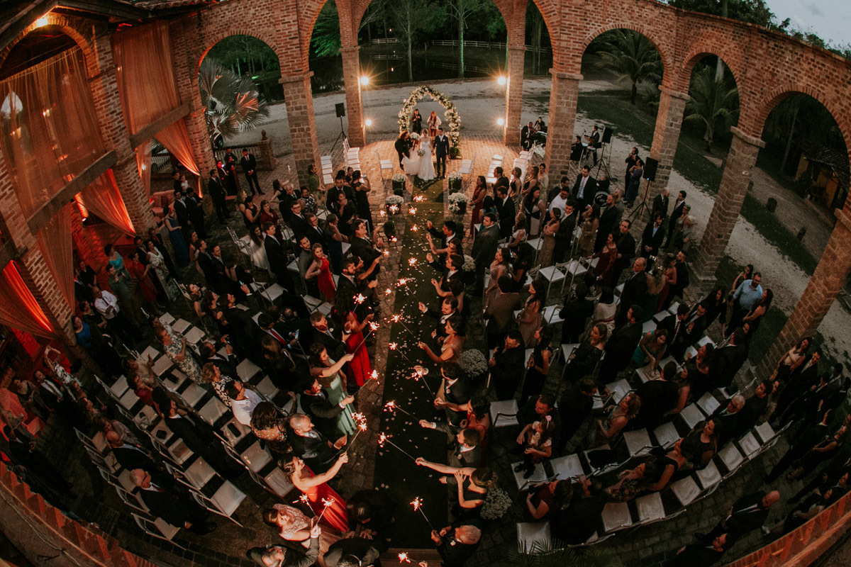 Fotografia de casamento em mogi guaçu, decoração de casamento, fotografo rafael serra, casamento de amanda e george, cerimonia emocionante ao ar livre