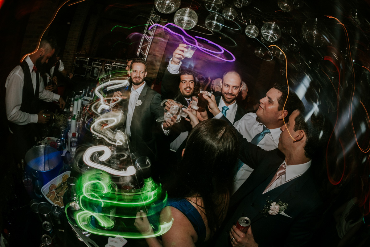 Festa de casamento no villa ricci mogi guaçu, dança dos noivos, balada festa super animada fotografia de momentos com o fotografo rafael serra de mogi guaçu, casamento de amanda e george