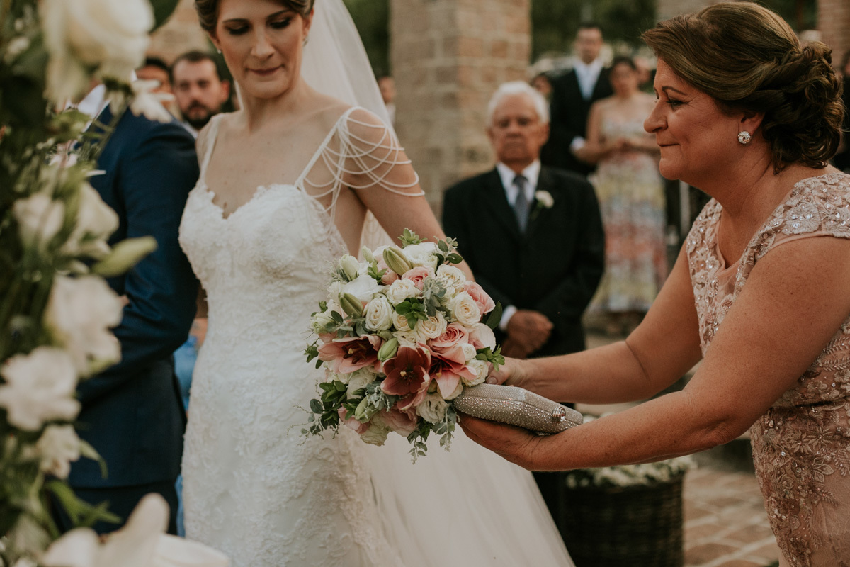 Fotografia de casamento em mogi guaçu, decoração de casamento, fotografo rafael serra, casamento de amanda e george, cerimonia emocionante ao ar livre