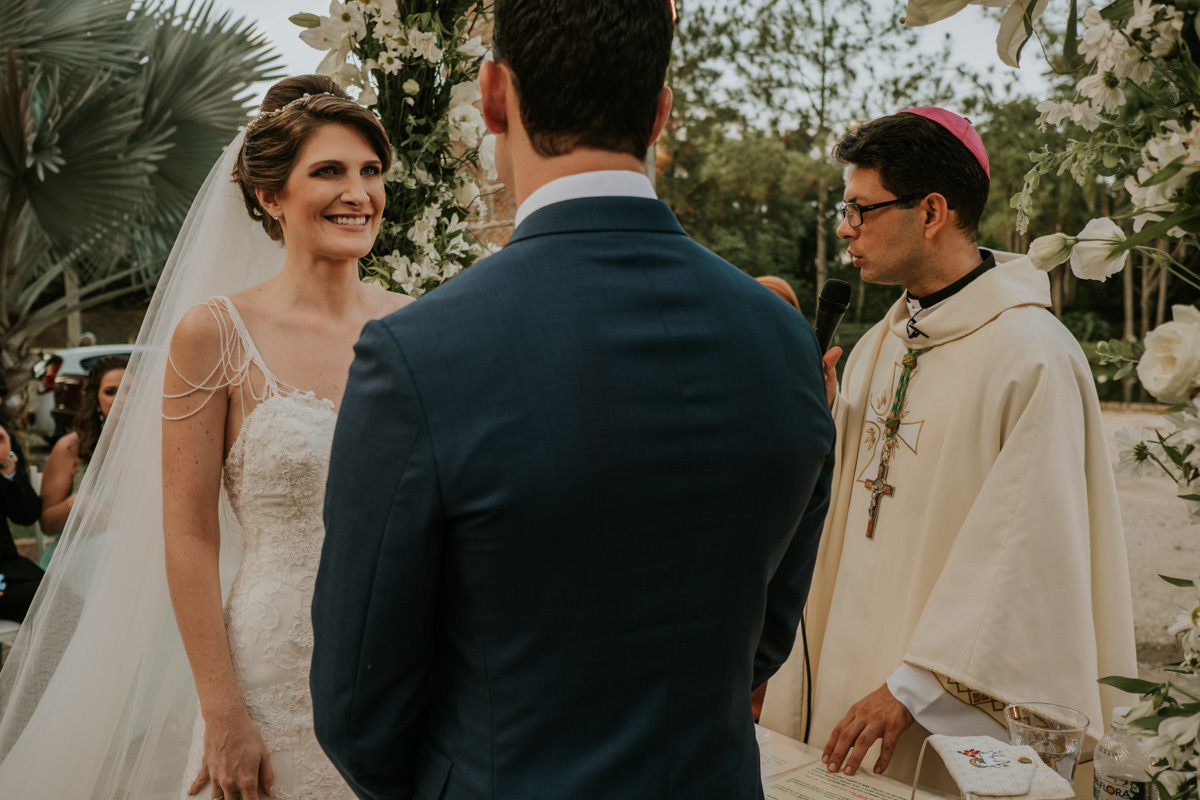 Fotografia de casamento em mogi guaçu, decoração de casamento, fotografo rafael serra, casamento de amanda e george, cerimonia emocionante ao ar livre