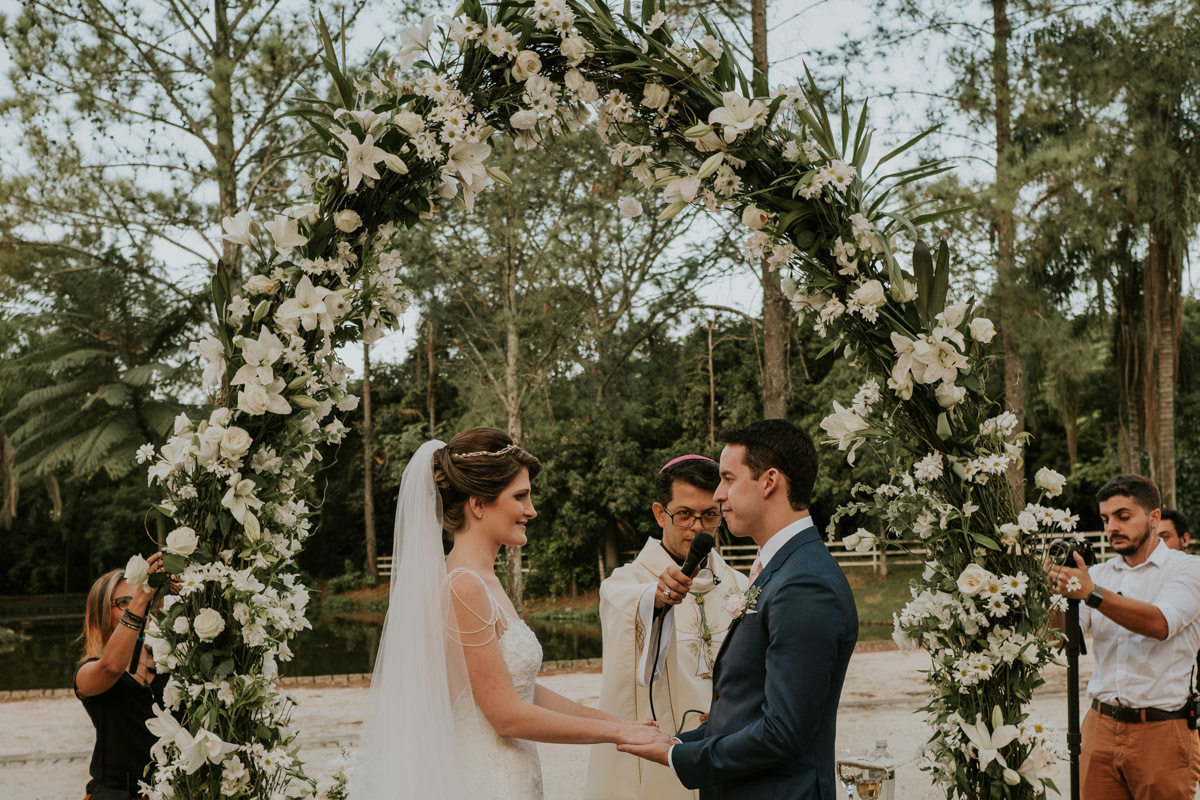 Fotografia de casamento em mogi guaçu, decoração de casamento, fotografo rafael serra, casamento de amanda e george, cerimonia emocionante ao ar livre