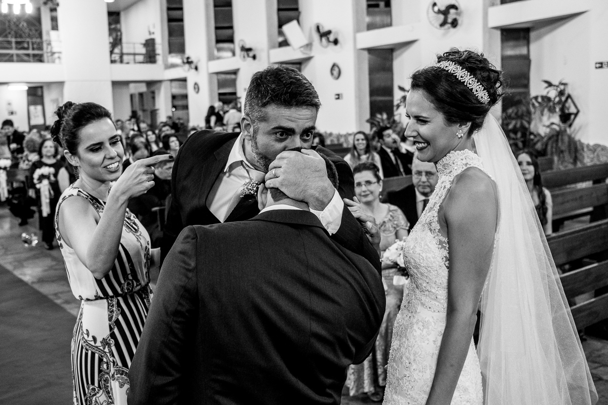 fotografia de casamentos casamento de isabel e rafael que aconteceu em holambra interior de são paulo casal apaixonado decoração rustica, making of da noiva, cerimonia e festa, fotografia com emoção, fotos espontaneas, rafael serra fotografia e cinema