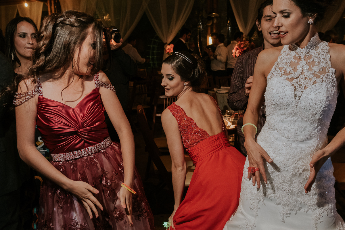 fotografia de casamentos casamento de isabel e rafael que aconteceu em holambra interior de são paulo casal apaixonado decoração rustica, making of da noiva, cerimonia e festa, fotografia com emoção, fotos espontaneas, rafael serra fotografia e cinema