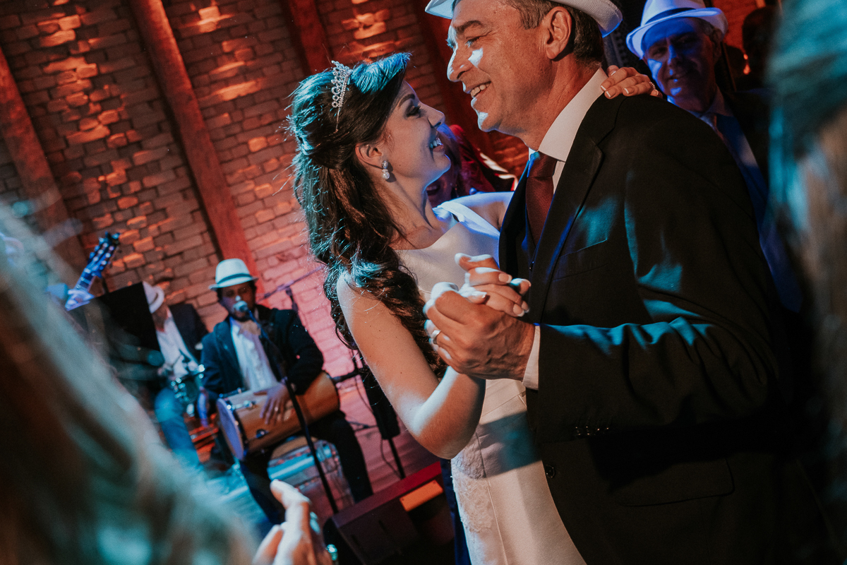 casamento de julia e glenn mcmillan casamento no campo cerimonia no por do sol casamento do power ranger amarelo fotografia de casamentos rafael serra fotografia e cinema mogi guaçu são joão da boa vista making of e festa