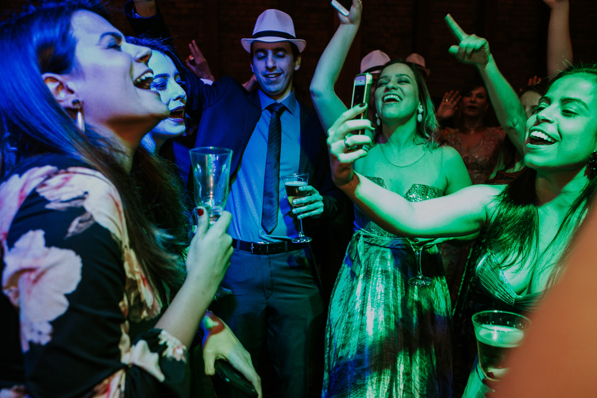 casamento de julia e glenn mcmillan casamento no campo cerimonia no por do sol casamento do power ranger amarelo fotografia de casamentos rafael serra fotografia e cinema mogi guaçu são joão da boa vista making of e festa