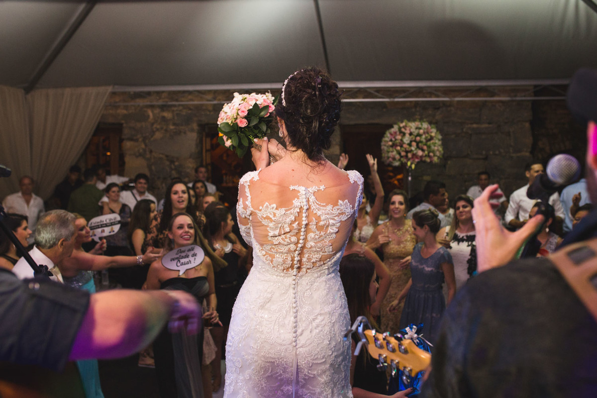 Fazenda Capituva, casamento são joão da boa vista, festa de casamento, dance, decor, casamento a noite, luz casamento, ambar, padrinhos, madrinhas, comemoração