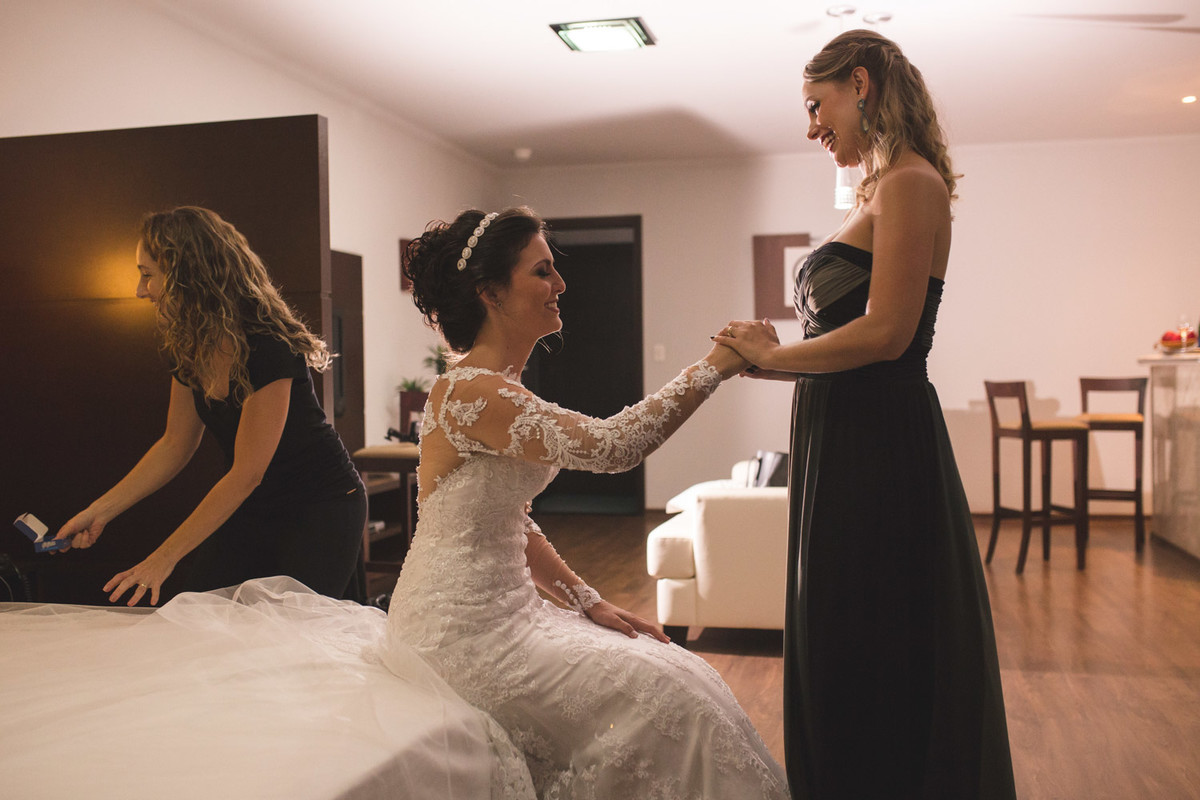 making of da noiva, vestido de noiva, madrinhas , brinde, taças, casamento, são joão da boa vista, maquiagem, make da noiva