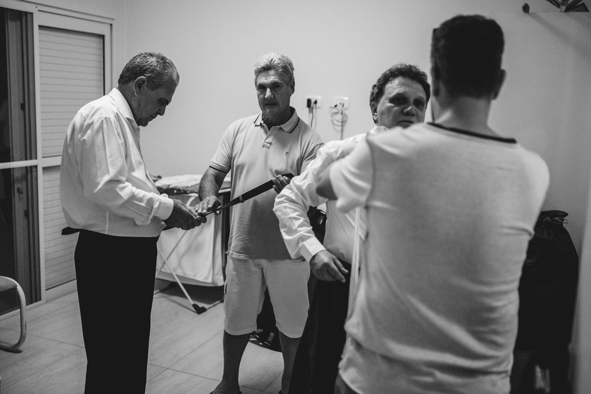 Making od fo noivo, preparação pro casamento, noivo se arrumando, amigos do noivo, padrinhos, terno do noivo, casamento são joão da boa vista, casamento jiu jistu