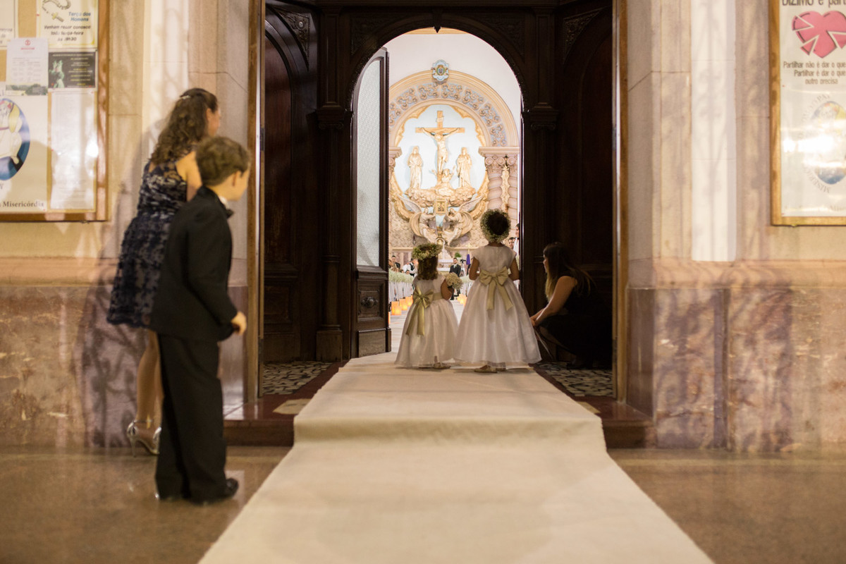 Casamento igreja, casamento interior de são paulo, são joão da boa vista matriz, cerimonia emocionante, fotos com emoção, fotos com sentimento, fotografia de momentos, momentos especiais, decoração de igrej