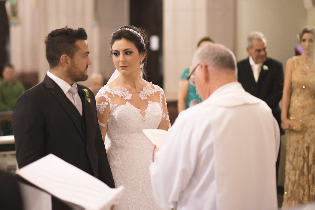 Casamento igreja, casamento interior de são paulo, são joão da boa vista matriz, cerimonia emocionante, fotos com emoção, fotos com sentimento, fotografia de momentos, momentos especiais, decoração de igrej