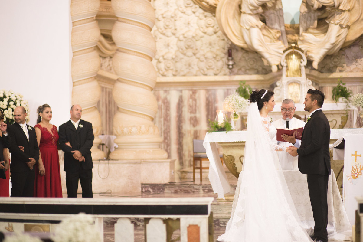 Casamento igreja, casamento interior de são paulo, são joão da boa vista matriz, cerimonia emocionante, fotos com emoção, fotos com sentimento, fotografia de momentos, momentos especiais, decoração de igrej