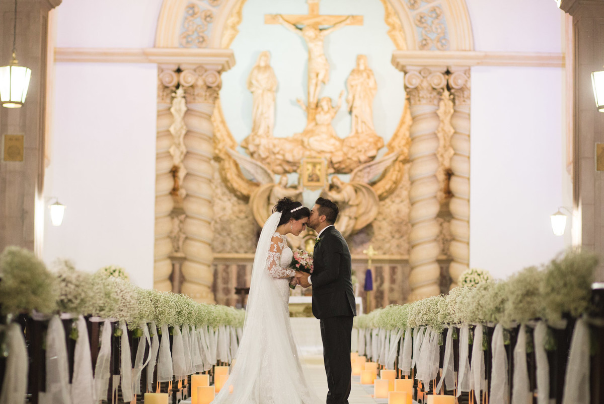 Casamento igreja, casamento interior de são paulo, são joão da boa vista matriz, cerimonia emocionante, fotos com emoção, fotos com sentimento, fotografia de momentos, momentos especiais, decoração de igrej